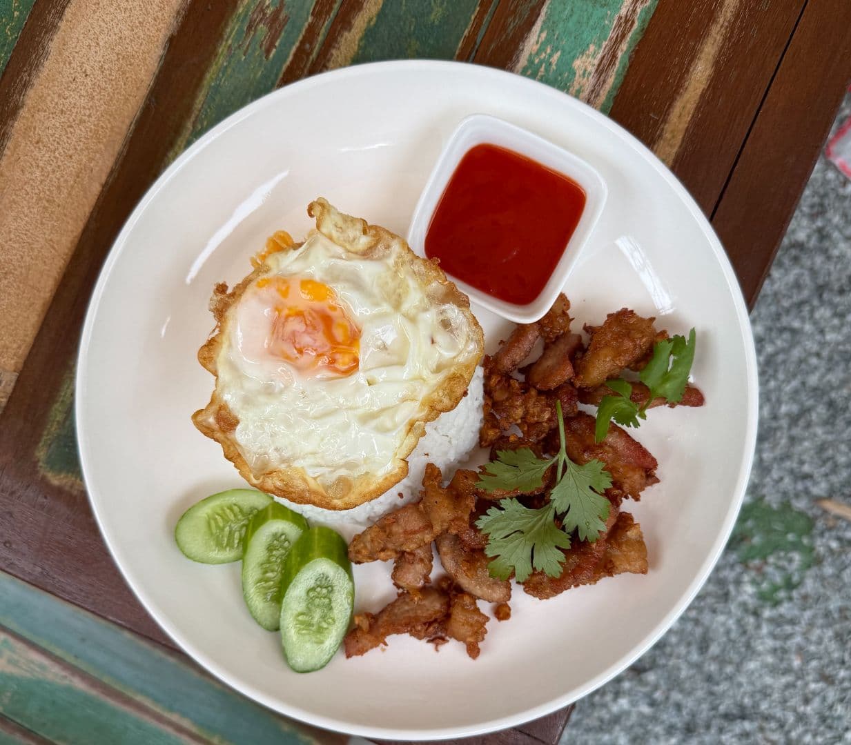 ข้าวหมูทอดกระเทียม